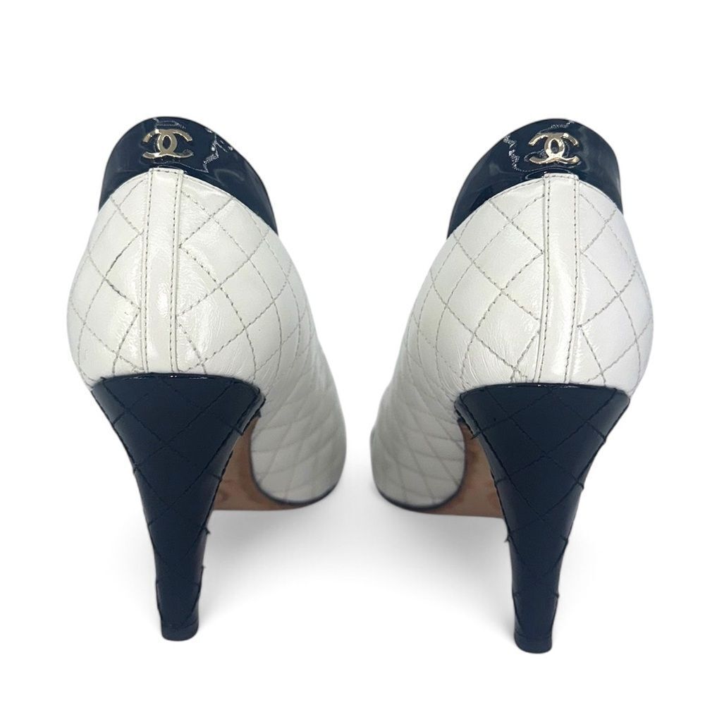 CHANEL White CC Logo Diamond Quilted Black Cap Toe Pumps Size EU37.5 - Picture 7 of 10